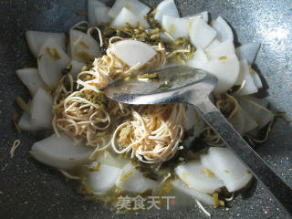 Boiled Radish with Pickled Vegetables recipe