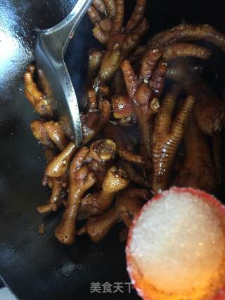 Braised Chicken Feet with Pepper Oil recipe