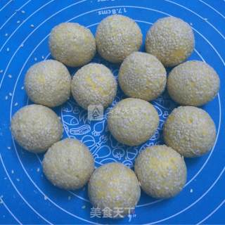 Pumpkin Sesame Balls recipe