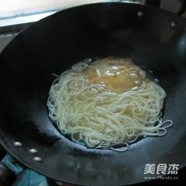 Egg Curry Noodles recipe