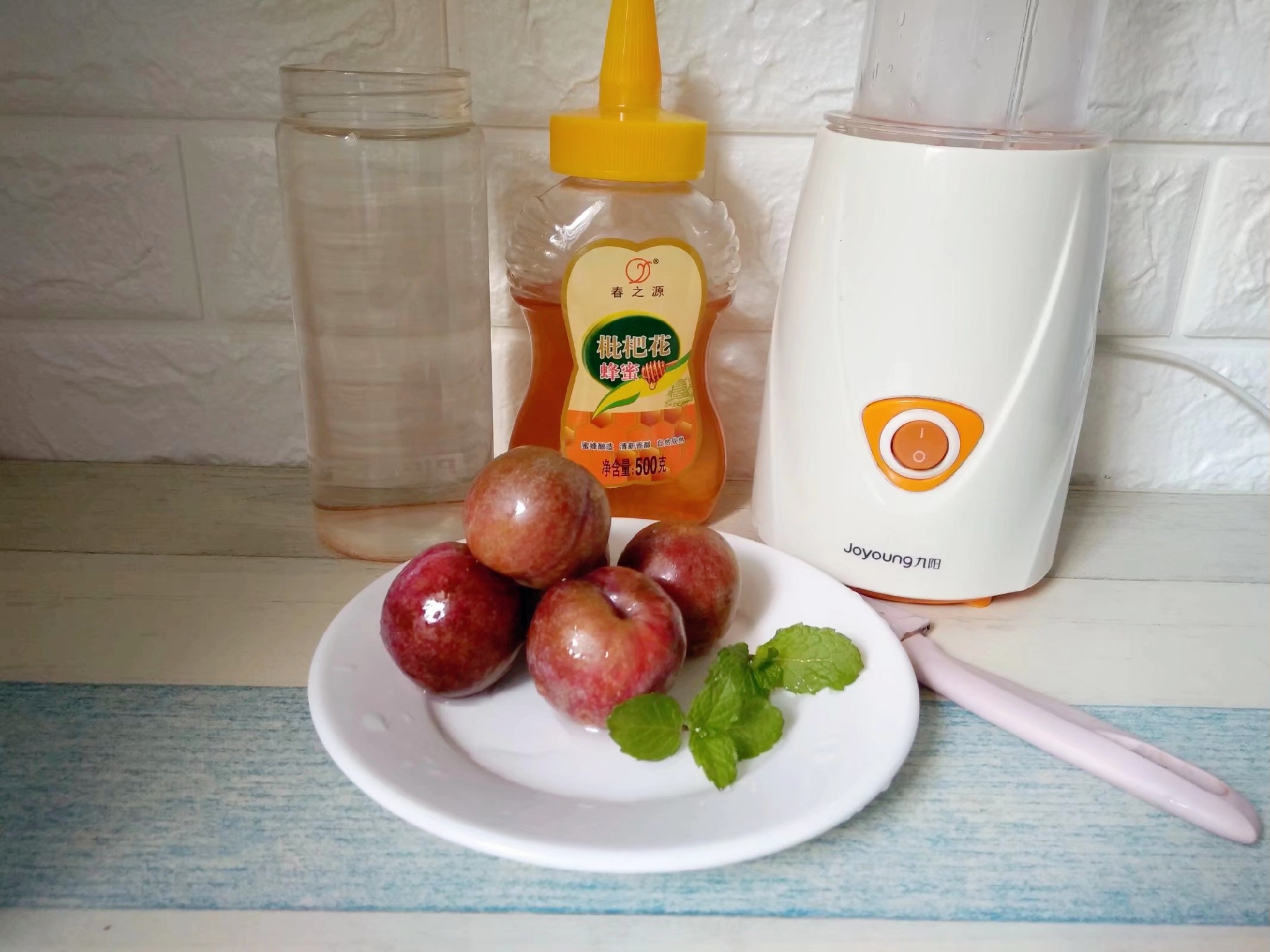 Mint Red Plum Honey Juice recipe