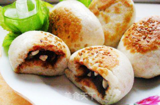 Bean Paste Peanut Buckwheat Buns recipe