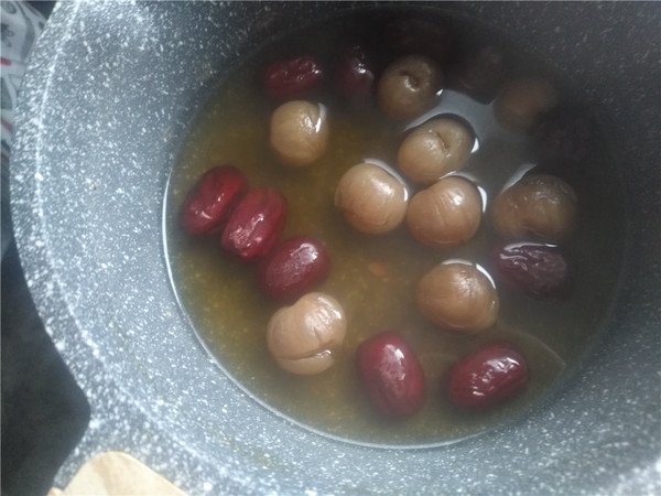 Longan, Red Dates and Ginger Soup (simplified Version) recipe