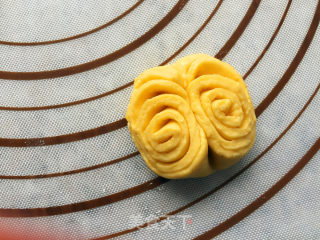 Pumpkin Flower Roll recipe