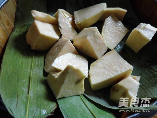 Steamed Pork with Bamboo Leaves recipe