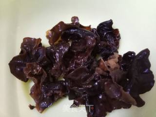 Steamed Wing Root with Fungus and Golden Needle recipe