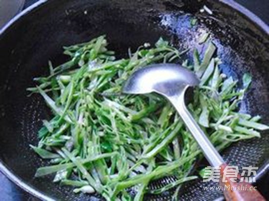 Stir-fried Lentils with Green and Red Peppers recipe