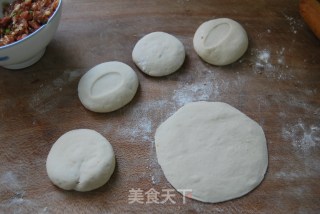 Cantonese Chinese New Year Appetizers Made with Flour——【hand-rolled When You Get Rich】 recipe