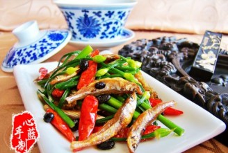 Stir-fried Fish with Chives recipe