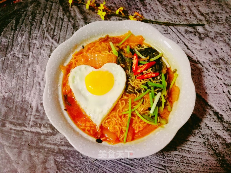 Kimchi Boiled Instant Noodles recipe