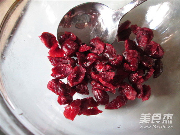 Cranberry Peach Gum White Fungus Soup recipe