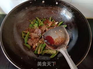 Stir-fried Pork Head with Green Pepper recipe