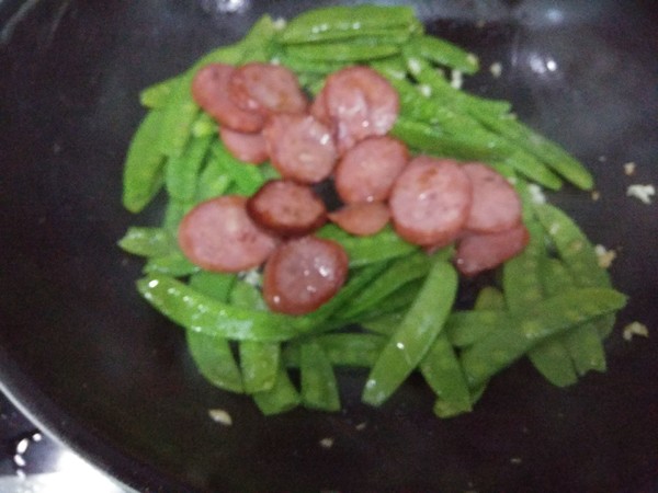 Stir-fried Snow Peas with Sausage recipe