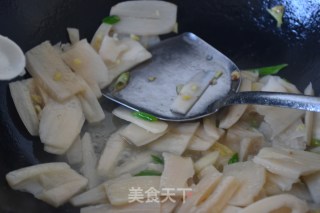 Stir-fried Sliced Pork with Lotus Vegetable recipe