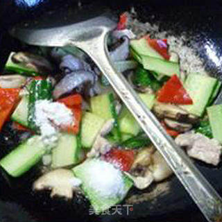 Stir-fried Lean Pork with Three Vegetarians recipe