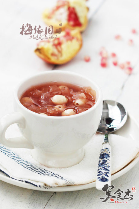 Pomegranate and Tremella Soup recipe
