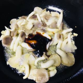 Ji Zhen Mushroom in Oyster Sauce recipe