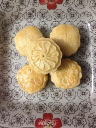 Homemade Mid-autumn Mooncakes recipe