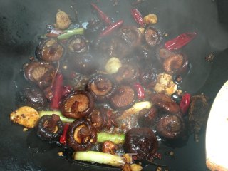 Braised Duck Feet with Beer and Shiitake Mushrooms recipe