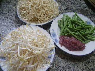 Fried Noodles with Mung Bean Sprouts and Tenderloin recipe