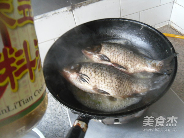 Braised Black Crucian with Soy Sauce recipe