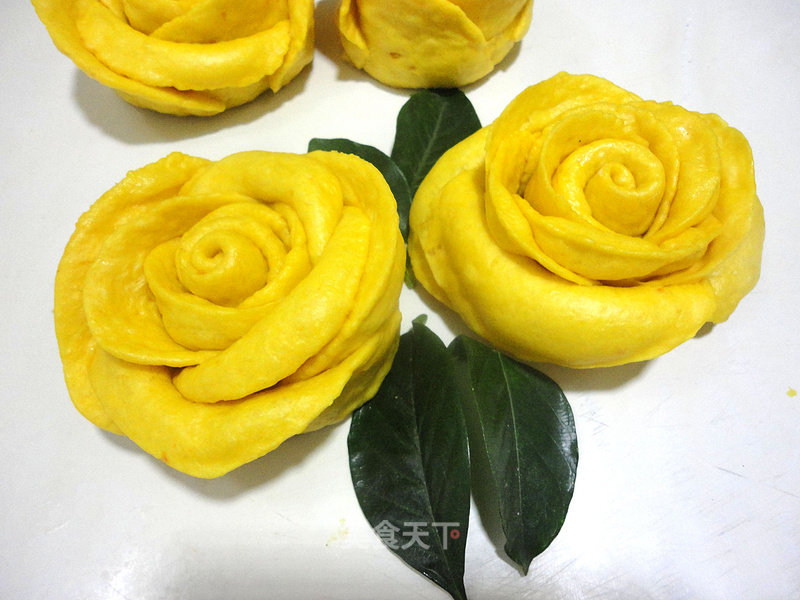 Pumpkin Yellow Rose Buns recipe