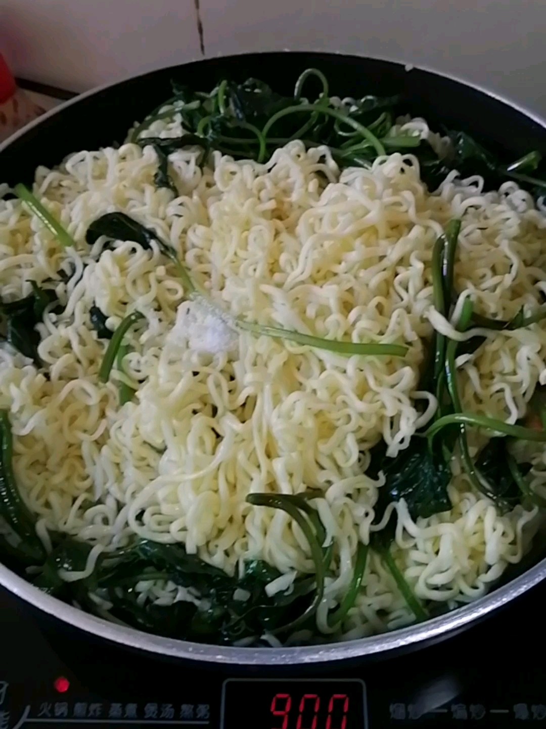 Fried Noodles with Sweet Potato Leaves recipe