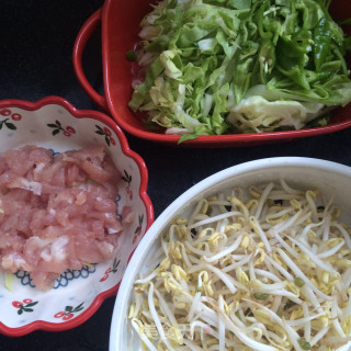 Fried Noodles with Cumin and Green Pepper recipe