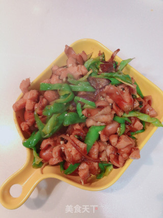 Stir-fried Crispy Sausage with Green Peppers recipe