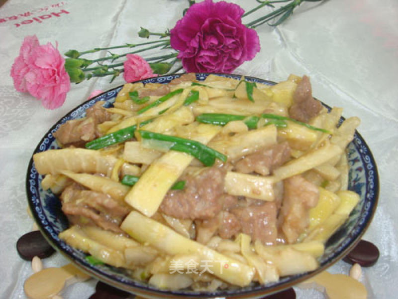 Stir-fried Spring Bamboo Shoots with Sliced Pork recipe