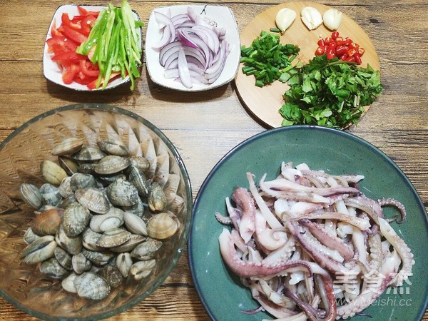 Stir-fried Small Seafood with Sauce recipe