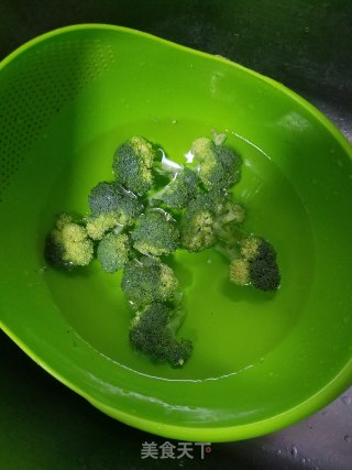 Broccoli Low-fat Breakfast recipe