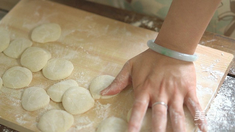 Leek and Shrimp Dumplings recipe