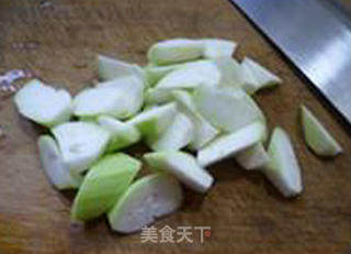 Sauerkraut and Broad Bean Stir-fried Night Flowering recipe