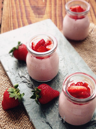 Strawberry Yogurt Pudding