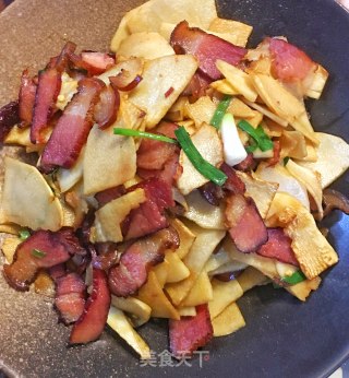 Stir-fried Bacon with Fresh Bamboo Shoots recipe