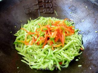 [jianjiang Noodles Made in A Pattern] Double-wire Fried Noodles recipe