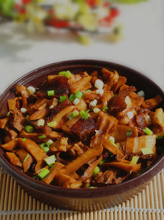 Go Oily Pork and Roast Dried Bamboo Shoots recipe