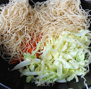 Fried Noodles with Celery in Oyster Sauce recipe