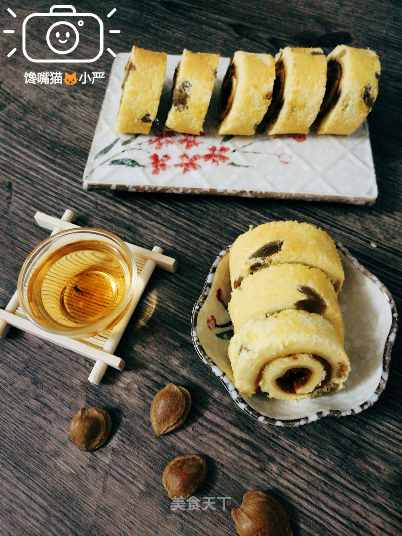 Handmade Almond Butter-raisin Roll Cake
