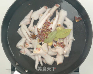 Home-cooked Chicken Feet with Pickled Peppers recipe