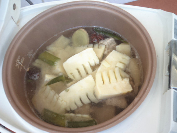 Spring Bamboo Shoots Ribs Soup recipe