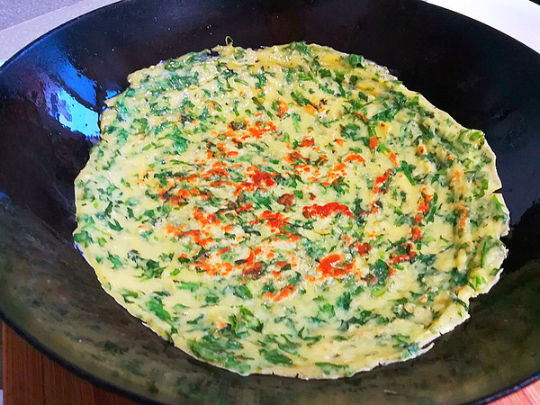 Chrysanthemum Leaf Omelette recipe