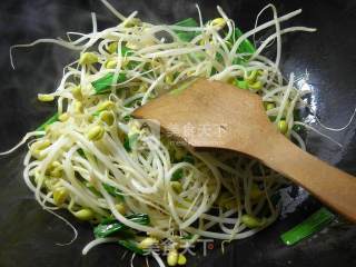 Fried Goose Intestines with Soybean Sprouts recipe