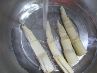 Whip Bamboo Shoots and Ribs Soup recipe