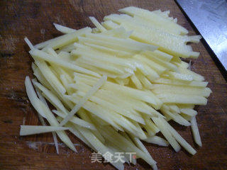 Stir-fried Potatoes with Red Amaranth recipe