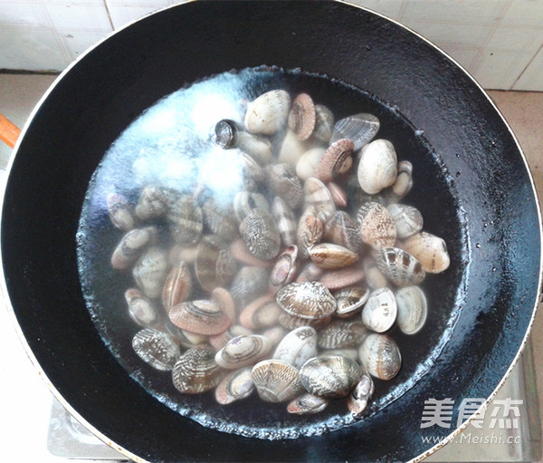 Cilantro Popped Clams recipe