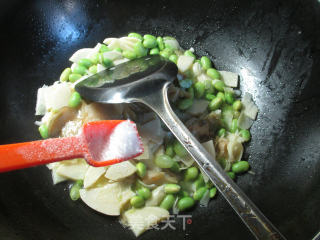 Stir-fried Edamame with Mustard and Bamboo Shoots recipe