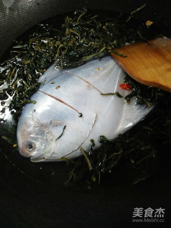 Pomfret with Dried Pickles recipe