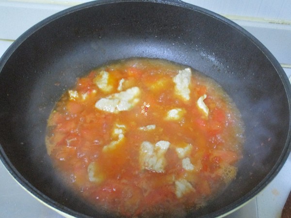 Pork Slices with Enoki Mushroom in Tomato Sauce recipe